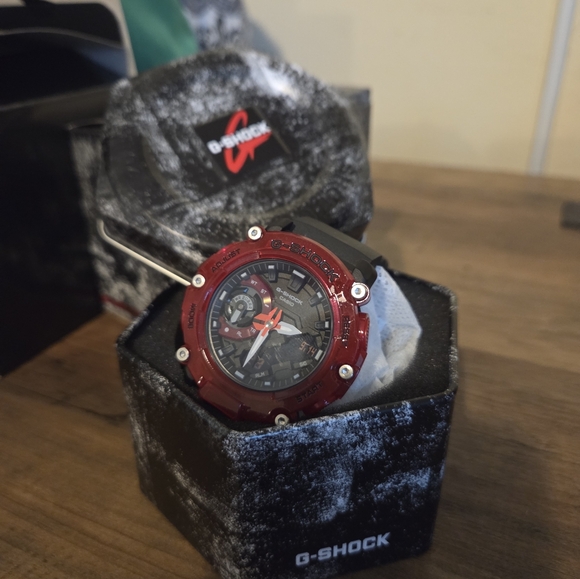 G-Shock Dynamic Red and Black Timepiece - Picture 1 of 2
